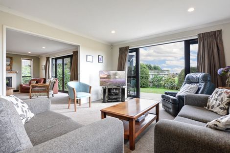 Photo of property in 12 Peninsula Point, Huntington, Hamilton, 3210