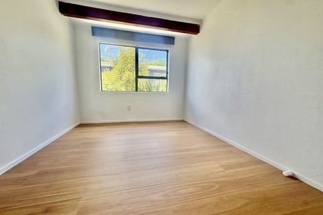 Photo of property in 957 East Coast Road, Torbay, Auckland, 0630