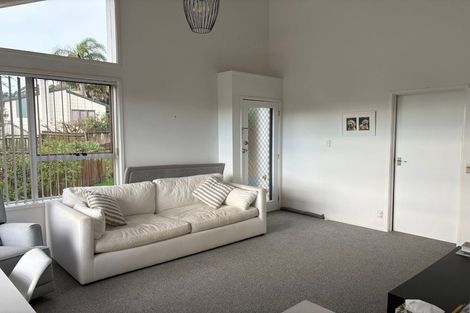 Photo of property in 1/14b Camrose Place, Glenfield, Auckland, 0629