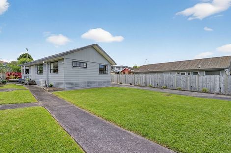 Photo of property in 9 De Quincey Terrace, Highland Park, Auckland, 2010