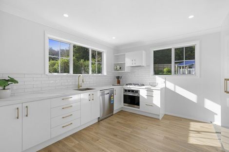 Photo of property in 117 Horoeka Street, Stokes Valley, Lower Hutt, 5019