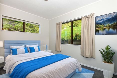 Photo of property in 22 Albatross Close, Whitby, Porirua, 5024