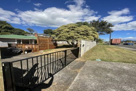 Photo of property in 85 Awanui Street, Merrilands, New Plymouth, 4312