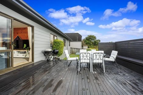 Photo of property in 2/41 Browns Bay Road, Browns Bay, Auckland, 0630