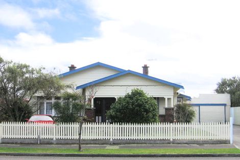 Photo of property in 35 Beresford Street, Takaro, Palmerston North, 4410