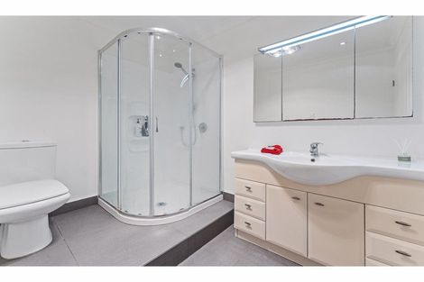 Photo of property in 81 Lynden Avenue, Hillcrest, Auckland, 0627