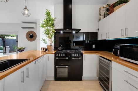 Photo of property in 5a Collingwood Road, Waiuku, 2123