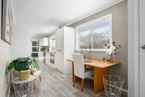 Photo of property in 54 Regent Street, Silverdale, Hamilton, 3216