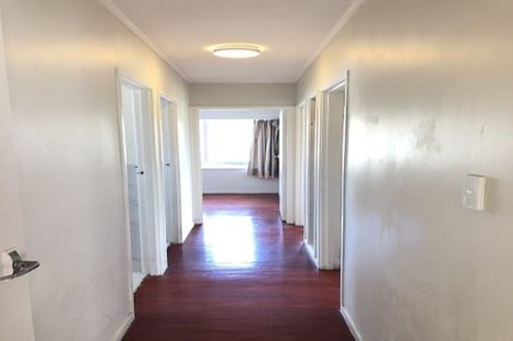 Photo of property in 17 Ascot Avenue, Henderson, Auckland, 0610