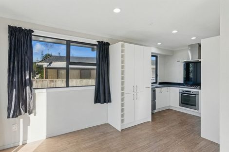 Photo of property in 30 Eruini Street, Waikanae Beach, Waikanae, 5036