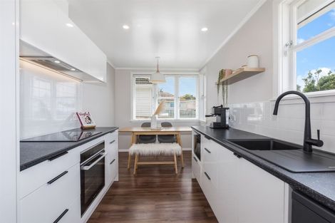 Photo of property in 7 Waiuta Street, Titahi Bay, Porirua, 5022