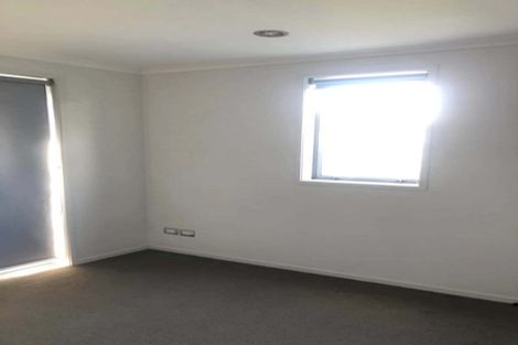 Photo of property in 71 Fields Parade, Oteha, Auckland, 0632