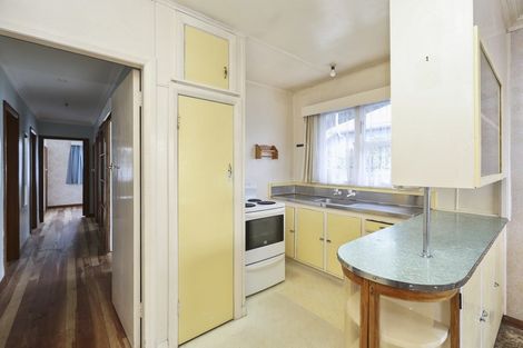 Photo of property in 28 Wallace Place, Westown, New Plymouth, 4310