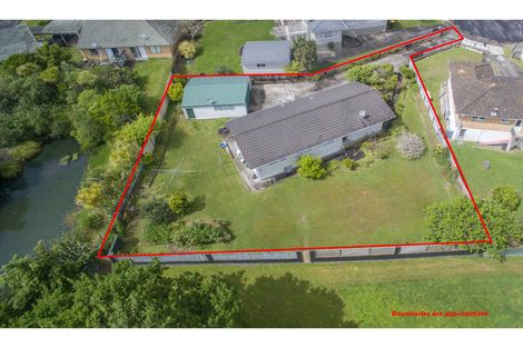 Photo of property in 9 Gregg Place, Sunnyvale, Auckland, 0612