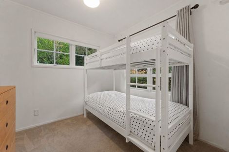 Photo of property in 2/220 East Coast Road, Forrest Hill, Auckland, 0620