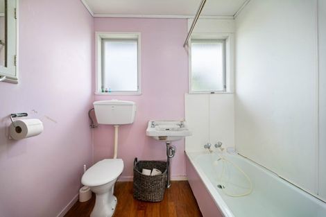 Photo of property in 80 Riverpark Crescent, Henderson, Auckland, 0610