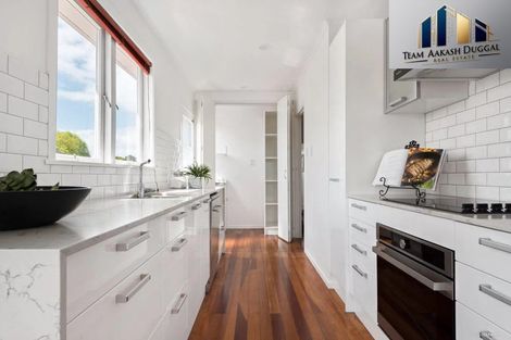 Photo of property in 1c Kuaka Place, New Lynn, Auckland, 0600