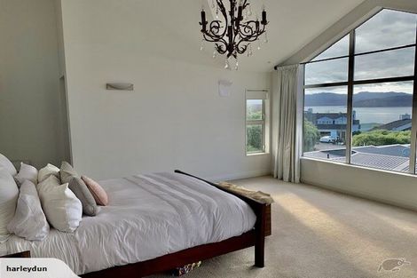 Photo of property in 16 Curnow Way, Kaiwharawhara, Wellington, 6035