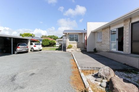 Photo of property in 2/14 Huatoki Street, Vogeltown, New Plymouth, 4310