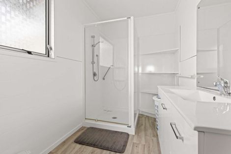 Photo of property in 2 Knox Place, Greerton, Tauranga, 3112