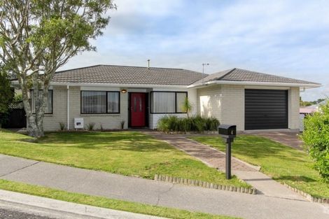 Photo of property in 4 Sandel Rise, Merrilands, New Plymouth, 4312