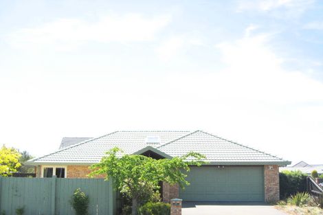 Photo of property in 22 Orlando Crescent, Waimairi Beach, Christchurch, 8083