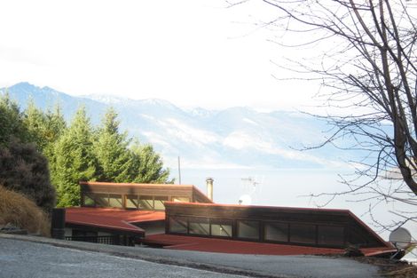 Photo of property in 14a Cameron Place, Fernhill, Queenstown, 9300