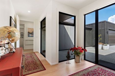 Photo of property in 2 Caithness Court, Jacks Point, Queenstown, 9371