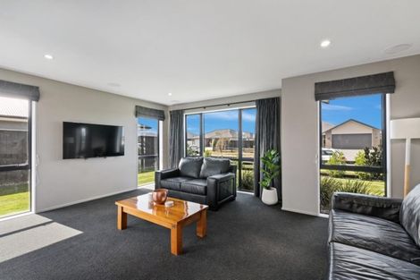 Photo of property in 19 Lloyds Close, Rolleston, 7614