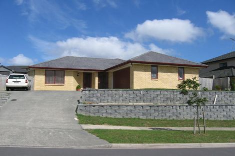 Photo of property in 9 Black Teal Close, Unsworth Heights, Auckland, 0632