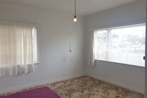 Photo of property in 16 Vine Street, Mangere East, Auckland, 2024