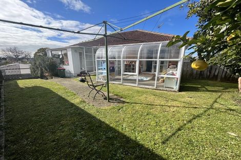 Photo of property in 10 Gills Avenue, Papakura, 2110