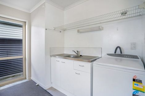 Photo of property in 96 Park Street, Winton, 9720