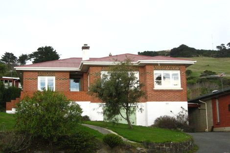 Photo of property in 17 Marine Parade, Macandrew Bay, Dunedin, 9014