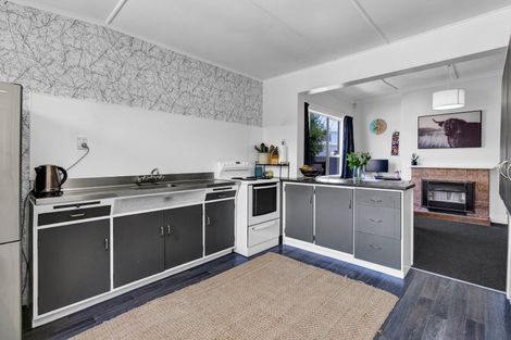 Photo of property in 3 Tukapa Street, Westown, New Plymouth, 4310