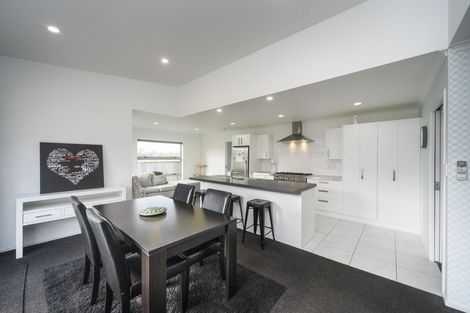 Photo of property in 17 Lorenzo Place, Kelvin Grove, Palmerston North, 4414