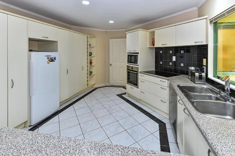 Photo of property in 25 Eiger Place, Northpark, Auckland, 2013