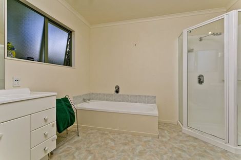 Photo of property in 1/65 Girrahween Drive, Totara Vale, Auckland, 0629