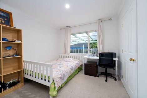 Photo of property in 17 Greenberry Drive, Ranui, Auckland, 0612