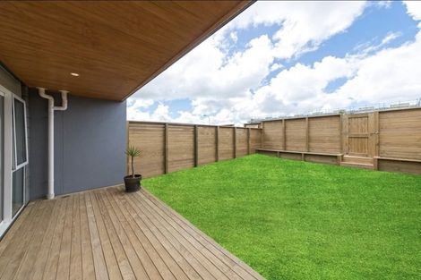 Photo of property in 85 Bordeaux Parade, Te Atatu South, Auckland, 0610