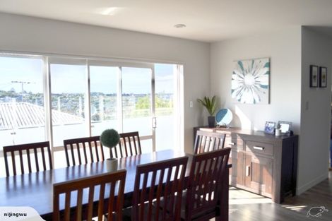 Photo of property in 17a Hauraki Crescent, Pinehill, Auckland, 0632