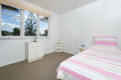 Photo of property in 183 Waimumu Road, Massey, Auckland, 0614