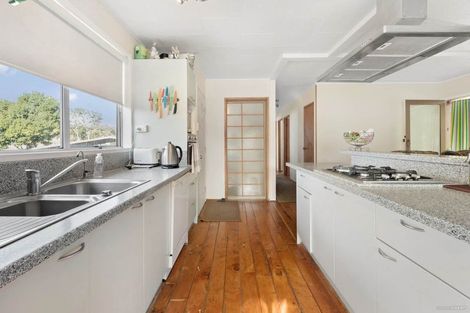 Photo of property in 78 Reynella Drive, Massey, Auckland, 0614