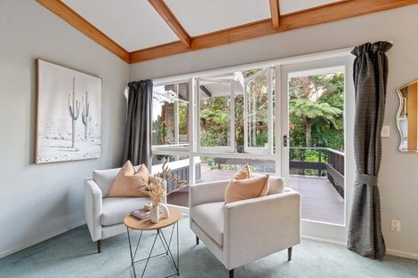 Photo of property in 232b Atkinson Road, Titirangi, Auckland, 0604