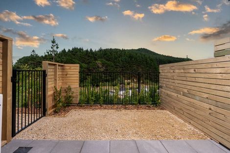 Photo of property in 90 Ara Paiwhenua, Tawa, Wellington, 5028