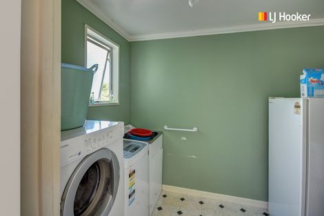 Photo of property in 24 Surrey Bay Road, Waihola, Outram, 9073