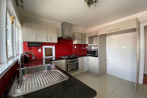 Photo of property in 53 Chatsworth Crescent, Pakuranga Heights, Auckland, 2010