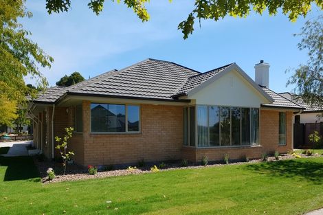 Photo of property in 2 Tanu Place, Parklands, Christchurch, 8083