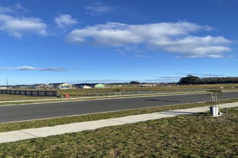 Photo of property in 24 Te Piriti Road, One Tree Point, 0118