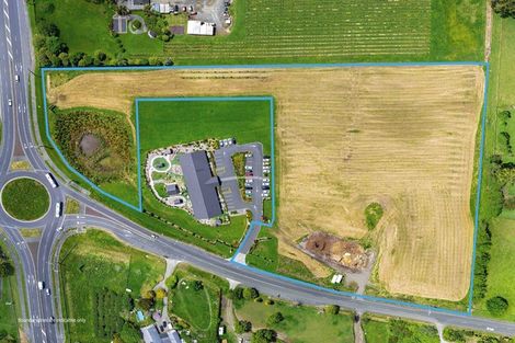 Photo of property in 449 Taupaki Road, Kumeu, 0892